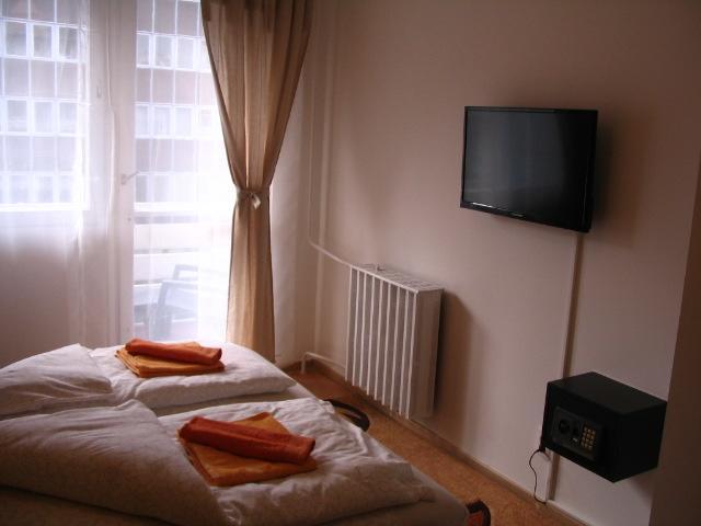 Detty Apartman Appartamento Budapest Esterno foto